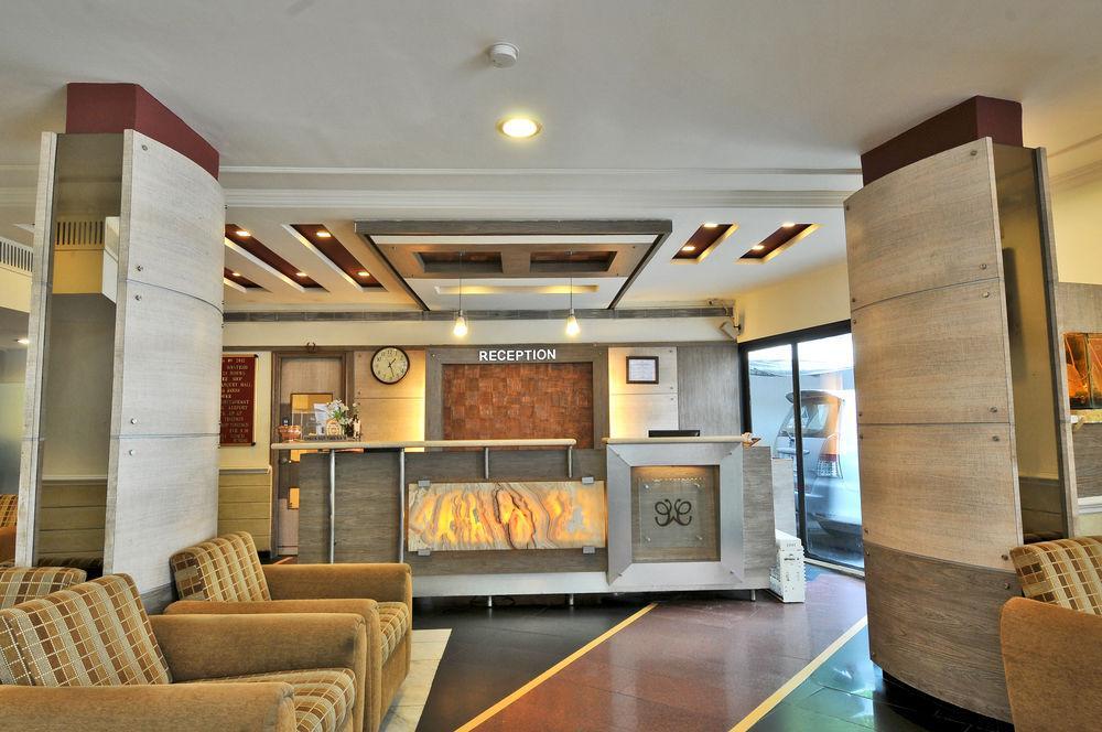 Hotel The Westend Ahmedabad Exterior photo