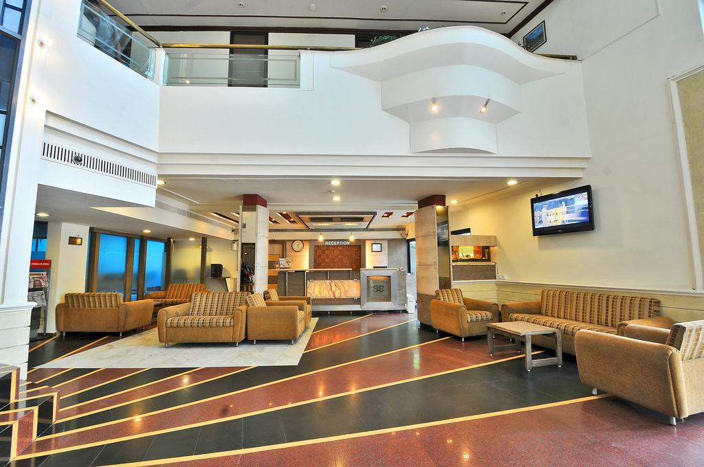 Hotel The Westend Ahmedabad Exterior photo